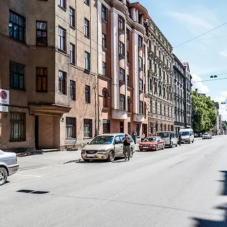 Two Artistic In The Center Of With Self Check-in And Free Parking