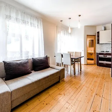 Two Artistic In The Center Of With Self Check-in And Free Parking Apartment