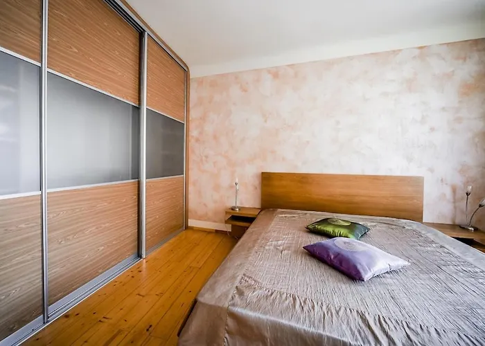 Two Artistic In The Center Of With Self Check-in And Free Parking Dzīvoklis