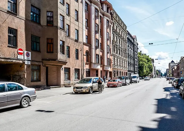 Two Artistic In The Center Of With Self Check-in And Free Parking